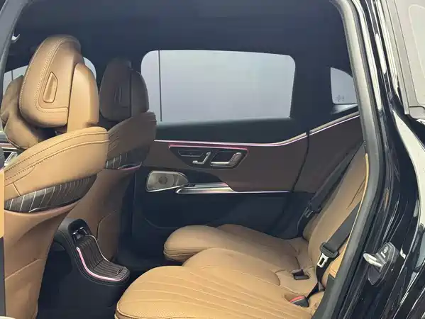 Mercedes-Benz E-Class 2025