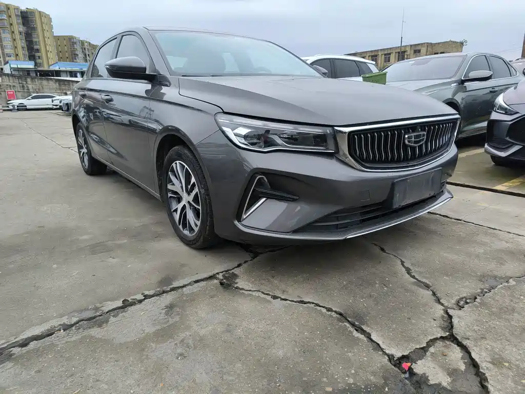Geely Emgrand 2022