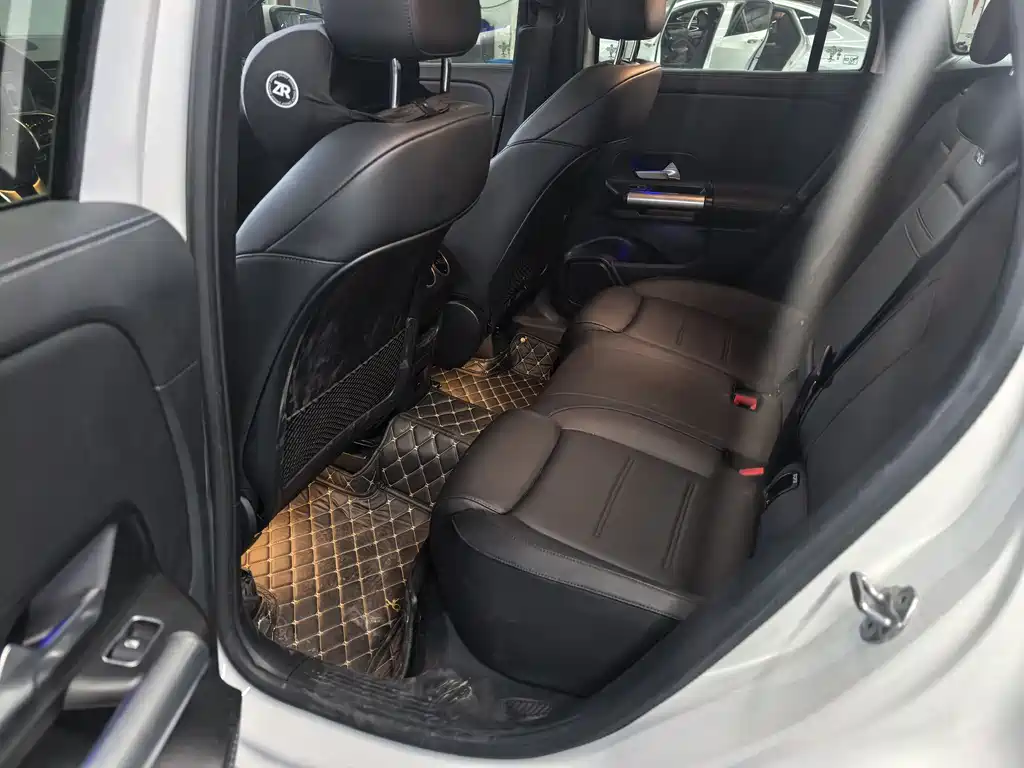 Mercedes-Benz GLA 2023 — фото 6
