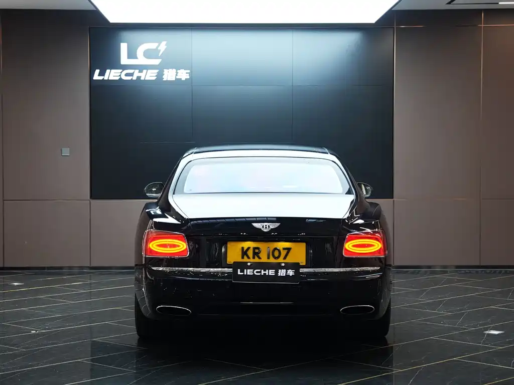 Bentley Flying Spur 2014 — фото 18