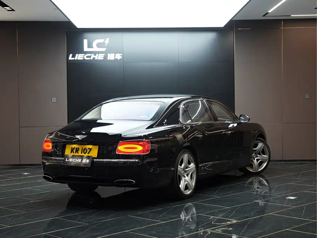 Bentley Flying Spur 2014 — фото 19