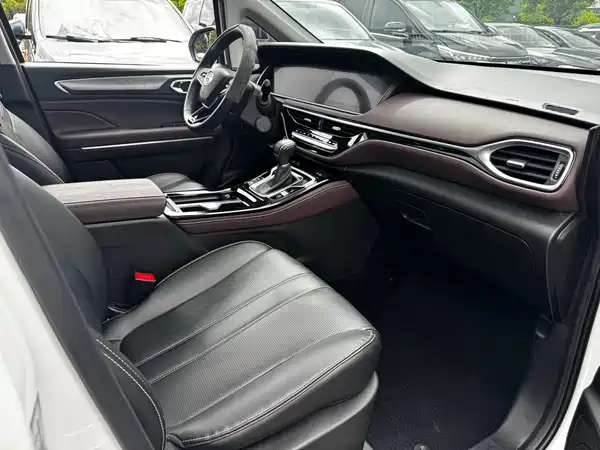 GAC Trumpchi M6 2023