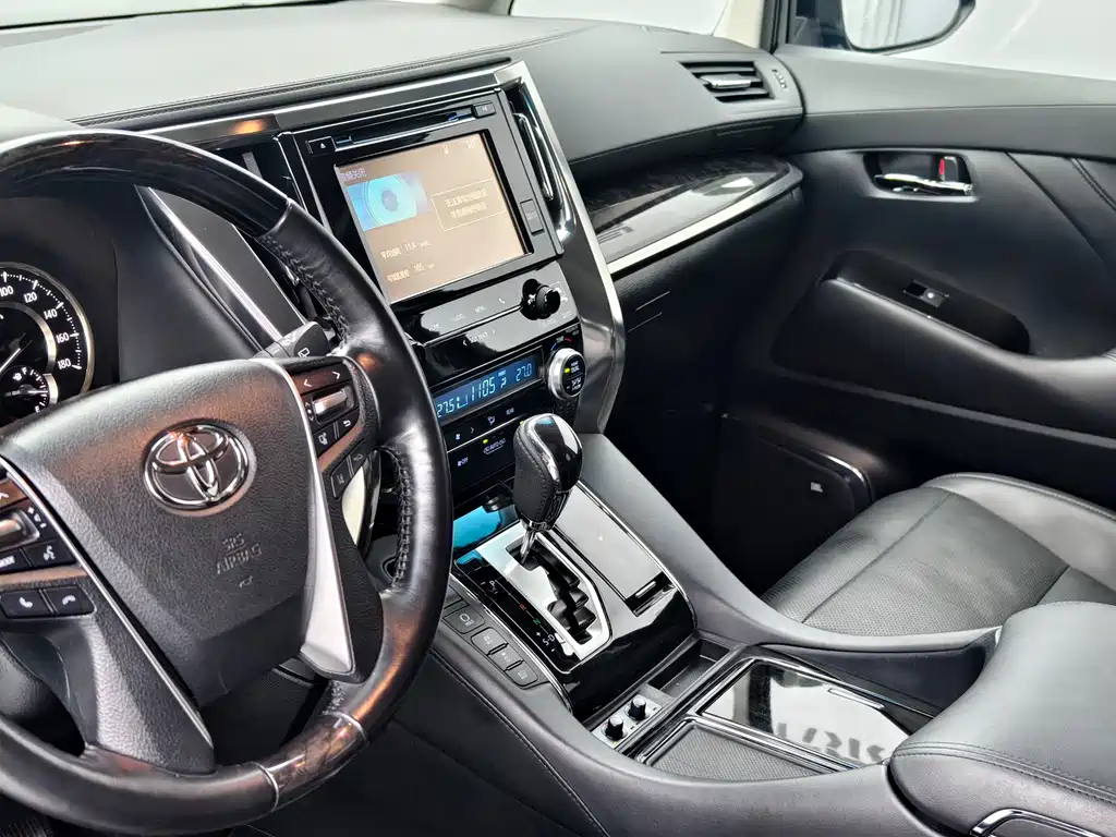Toyota Vellfire 2019 — фото 11