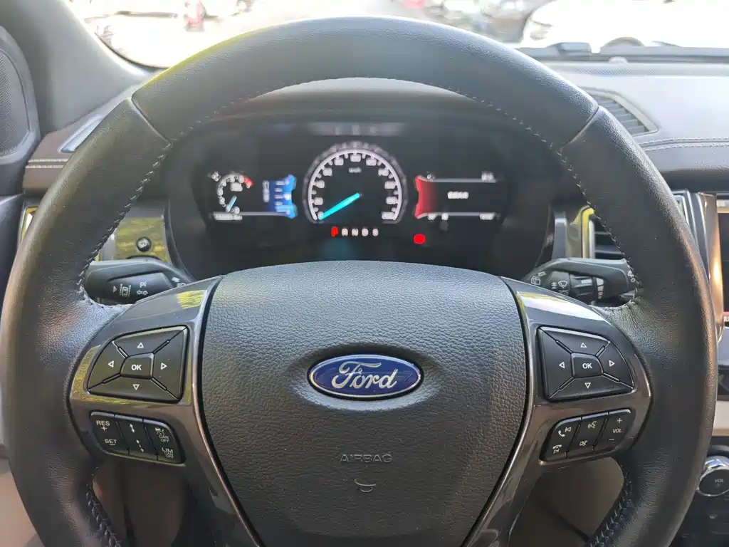Ford Everest 2015 — фото 14