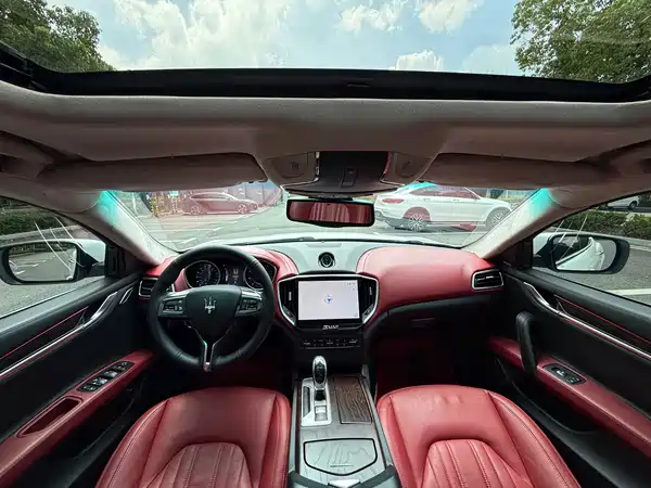 Maserati Ghibli 2015