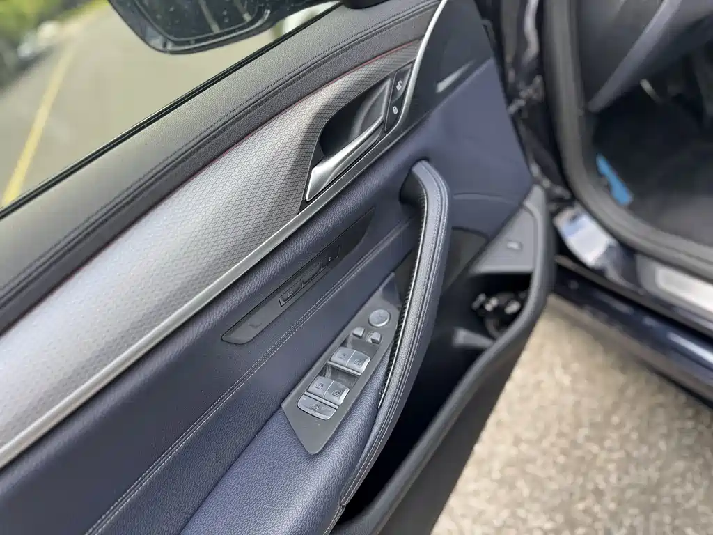 BMW 5 Series 2020 — фото 17