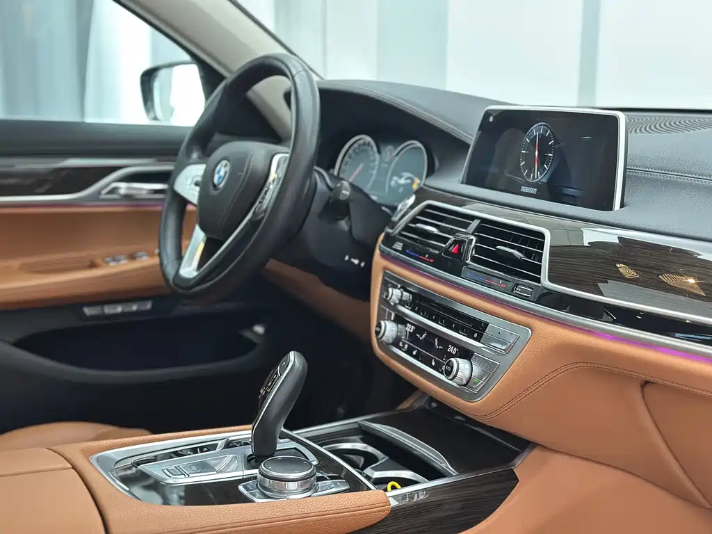 BMW 7 Series 2016 — фото 41
