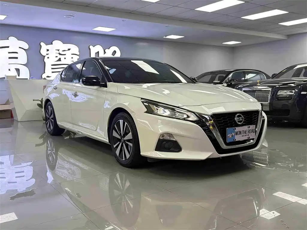 Nissan Teana 2022 — фото 6