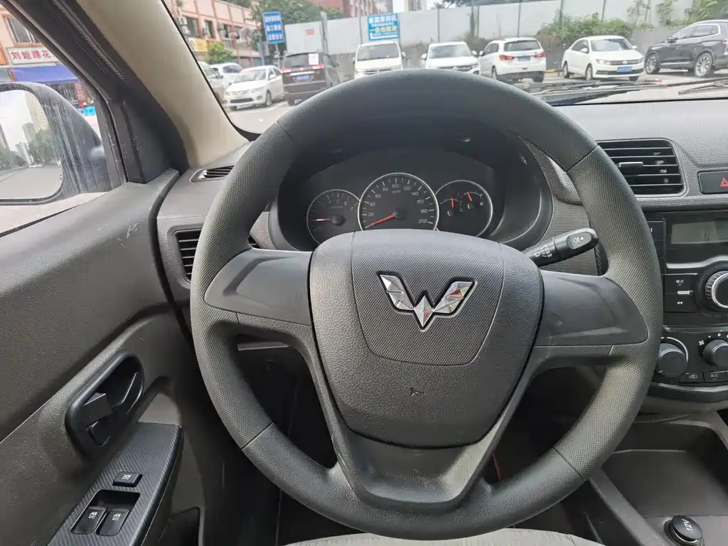 Wuling Hongguang 2018 — фото 14