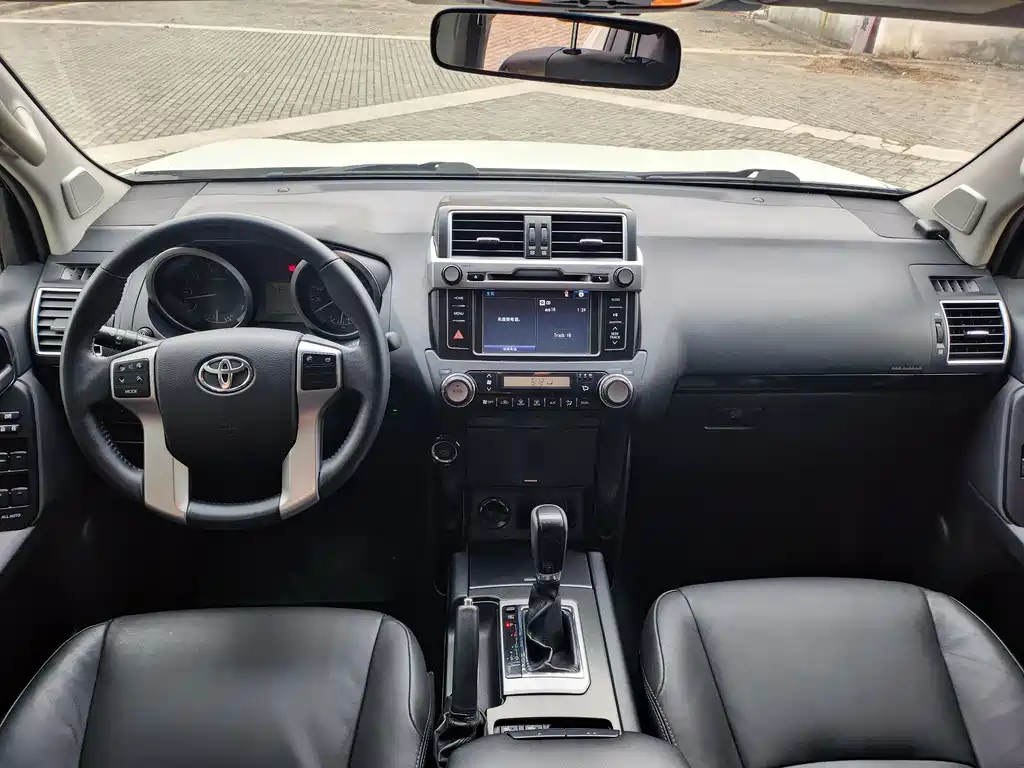 Toyota Prado 2017 — фото 13