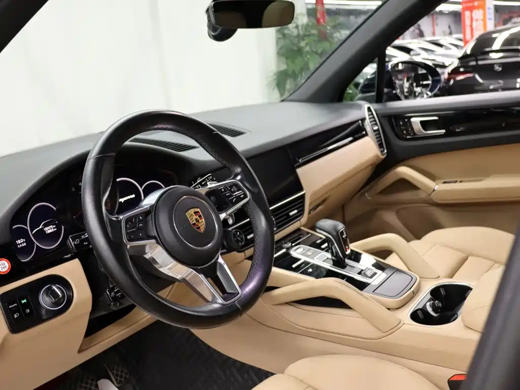 Porsche Cayenne 2018 — фото 7