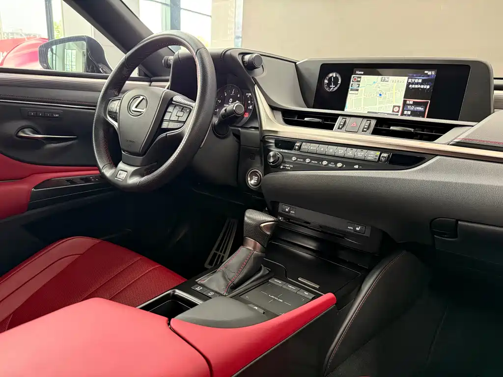 Lexus ES 2020 — фото 12