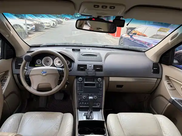 Volvo XC90 2012