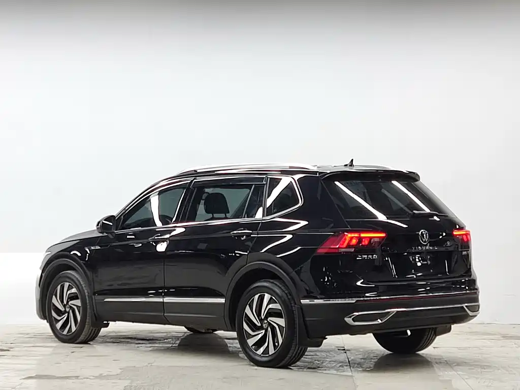 Volkswagen Tiguan L 2022 — фото 17