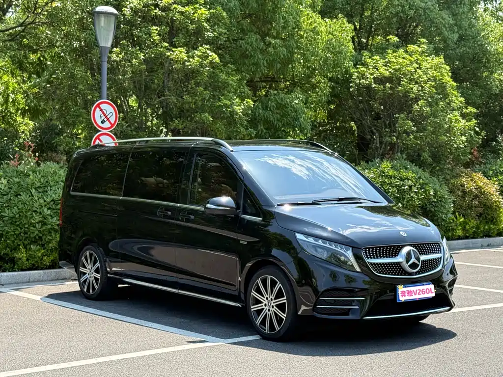 Mercedes-Benz V-Class 2023 — фото 2