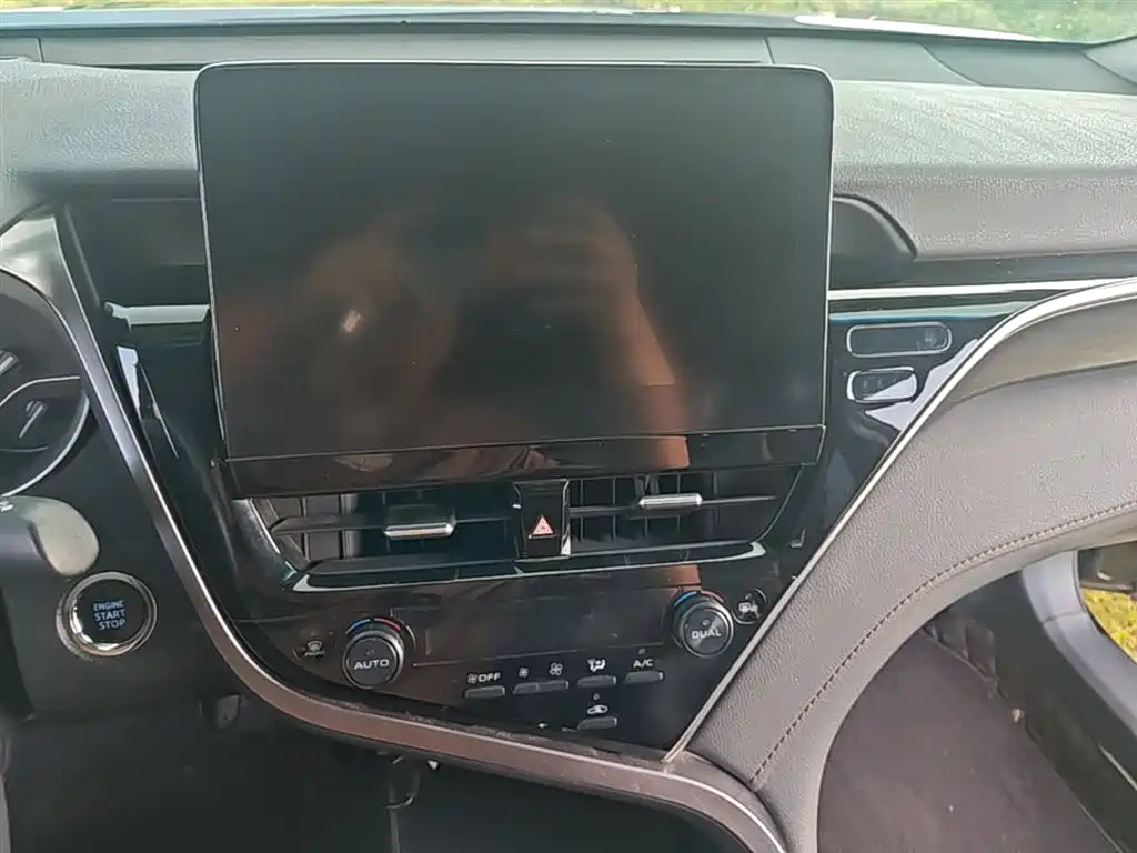 Toyota Camry 2021 — фото 13