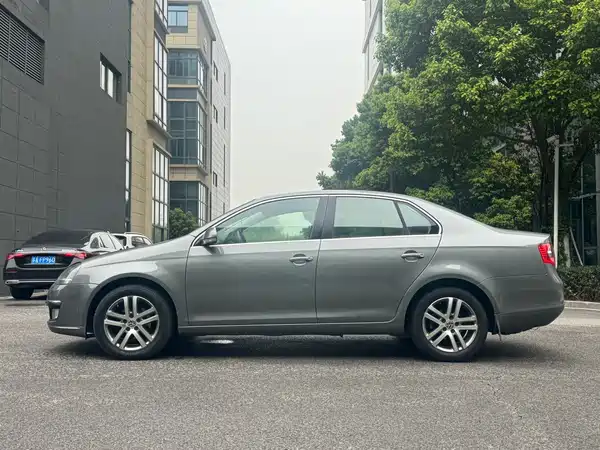 Volkswagen Sagitar 2011