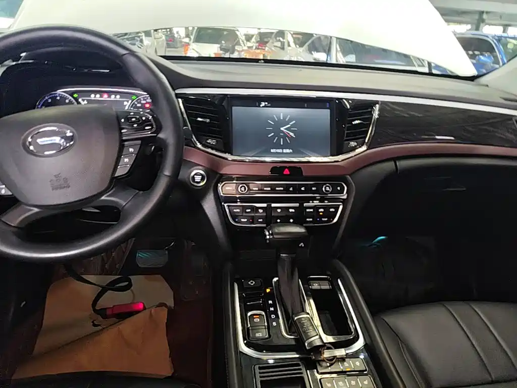 GAC Trumpchi GS8 2018 — фото 13