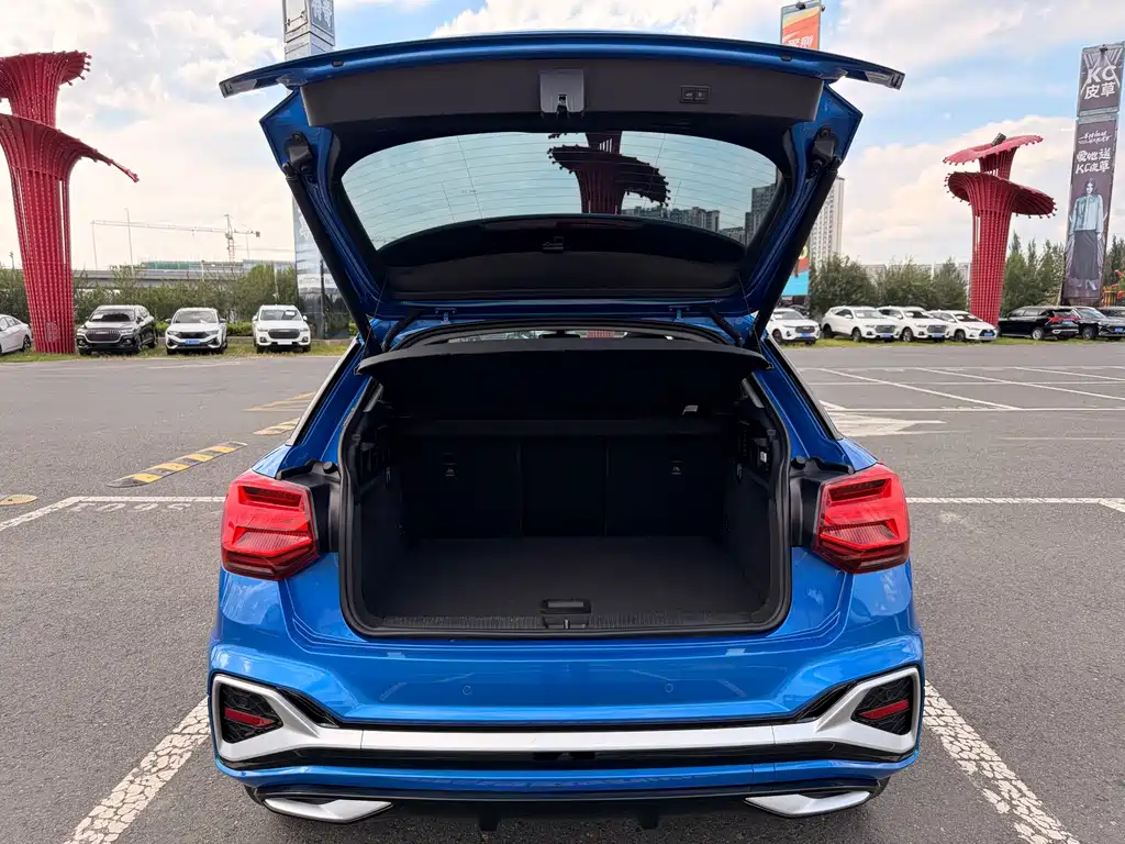 Audi Q2L 2022 — фото 16