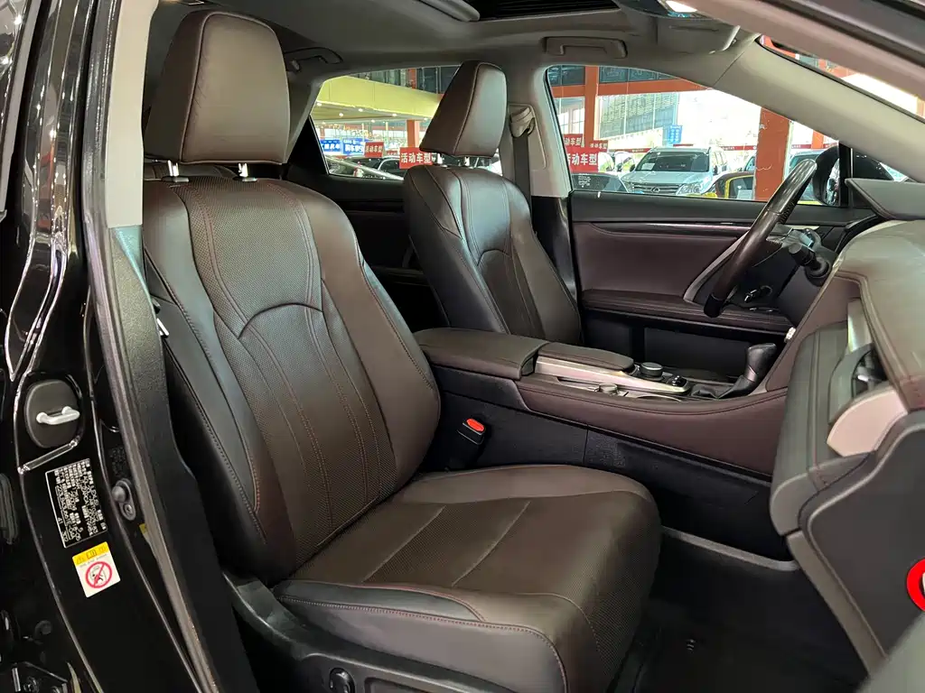 Lexus RX 2018 — фото 16