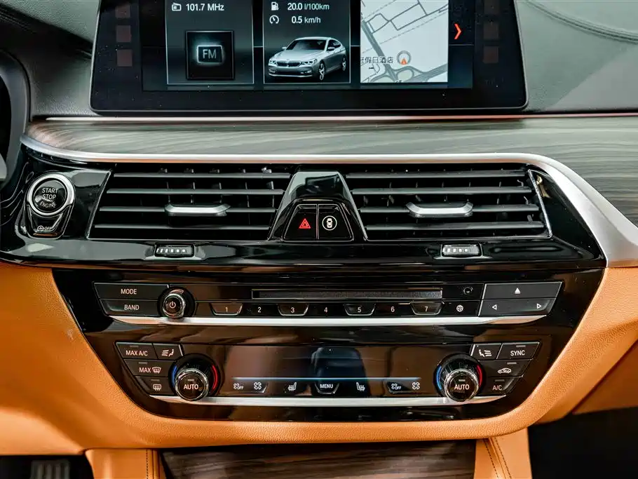 BMW 6 Series GT 2018 — фото 11