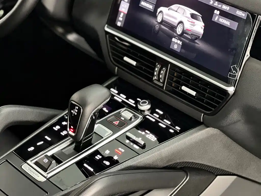 Porsche Cayenne 2018 — фото 10