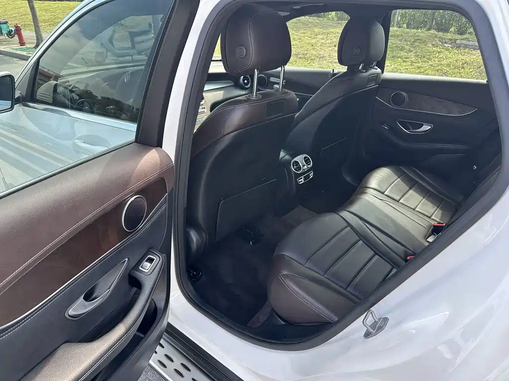 Mercedes-Benz GLC 2018 — фото 16