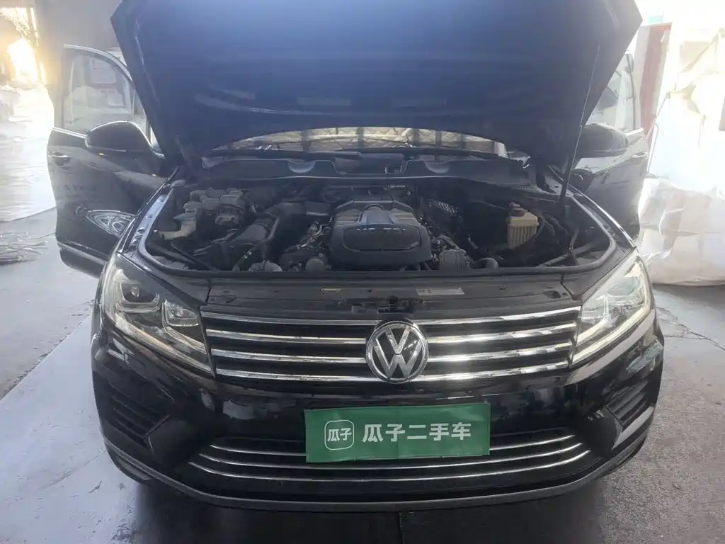 Volkswagen Touareg 2017 — фото 11