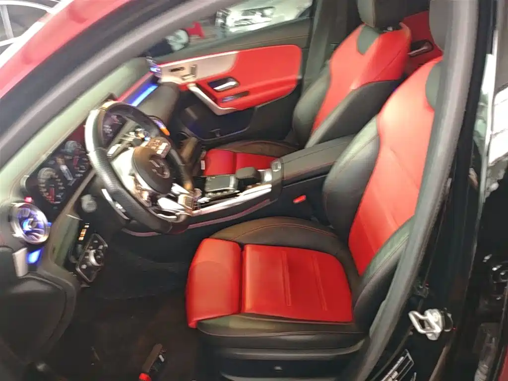 Mercedes-Benz A-Class AMG 2021 — фото 15