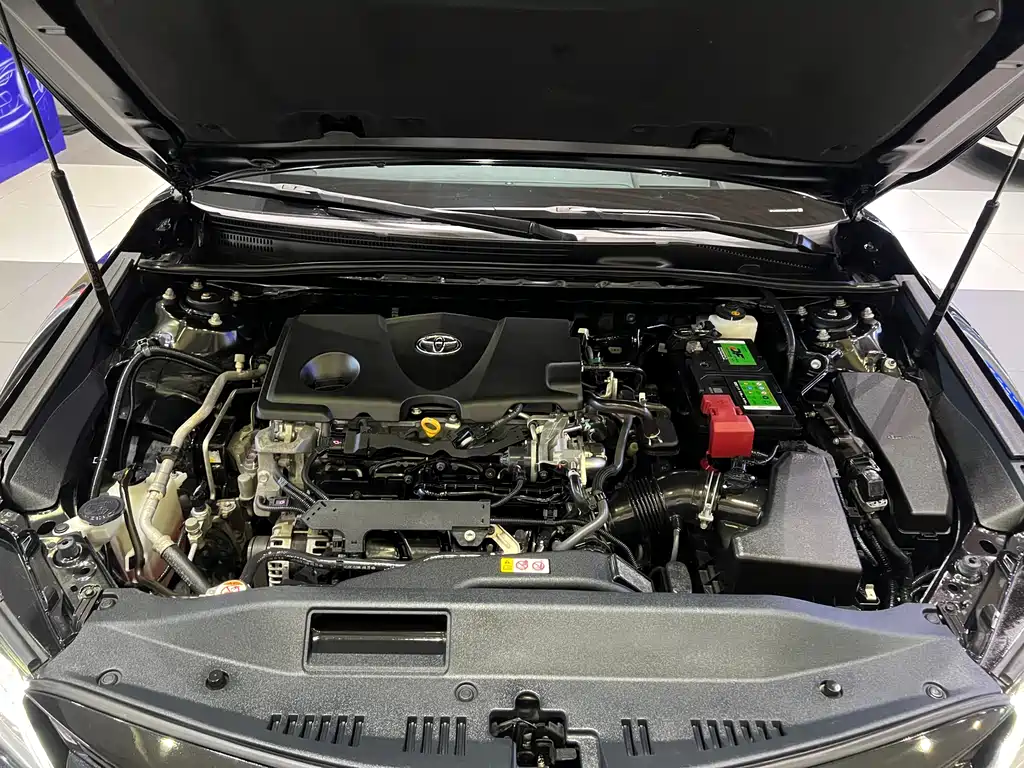 Toyota Camry 2018 — фото 25