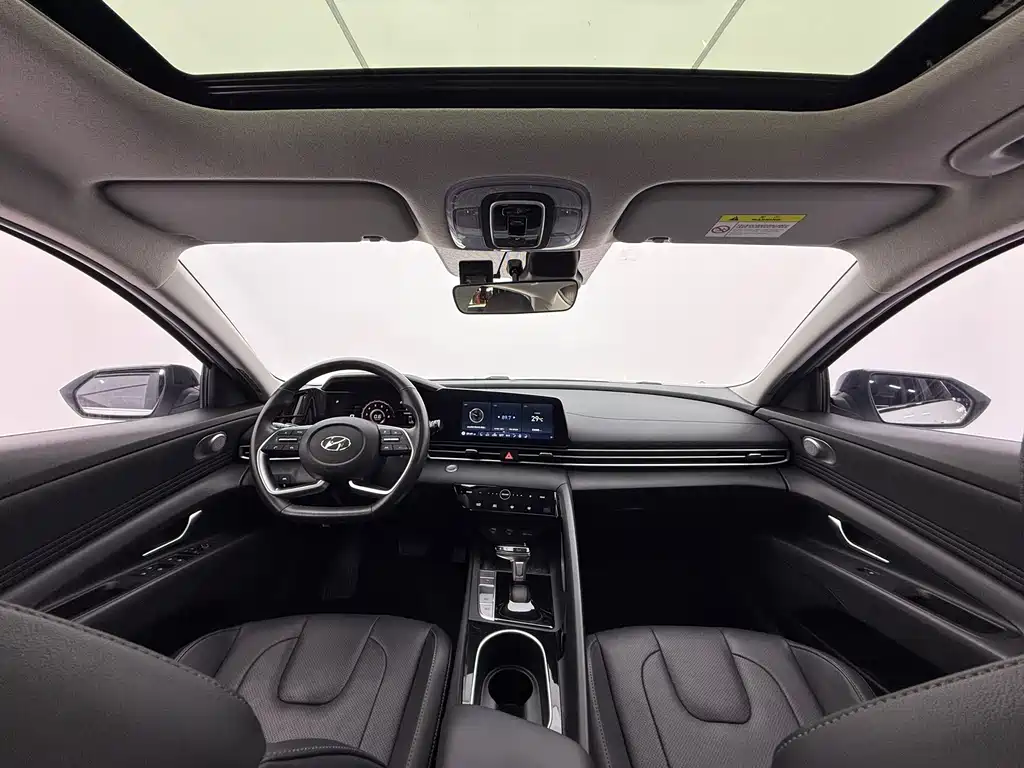 Hyundai Elantra 2021 — фото 10