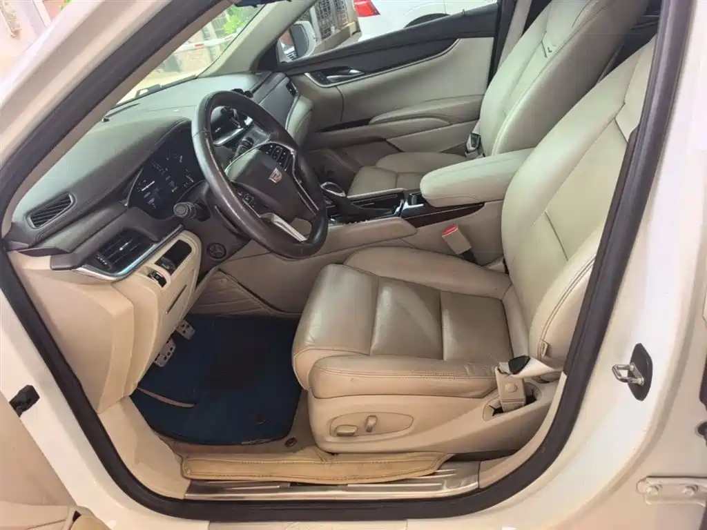 Cadillac XTS 2016 — фото 15