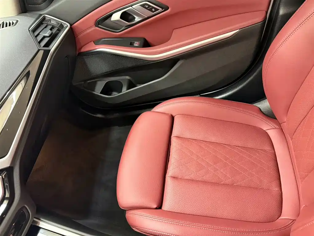BMW 3 Series 2023 — фото 16