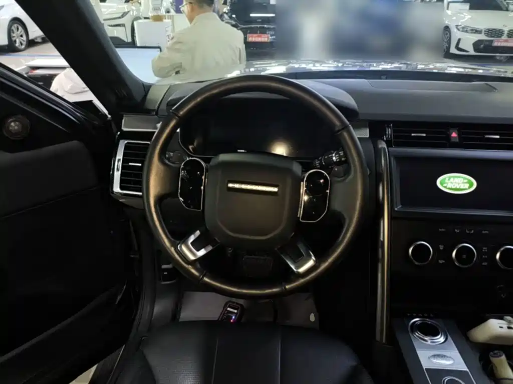 Land Rover Discovery 2021 — фото 11