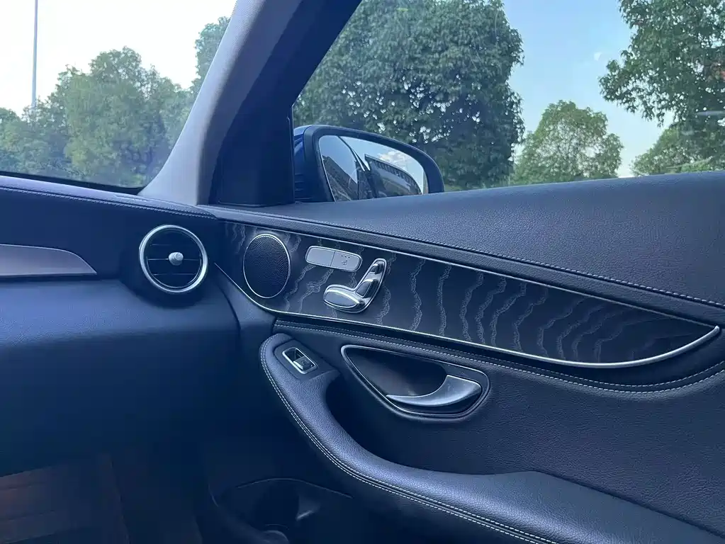 Mercedes-Benz C-Class 2019 — фото 24