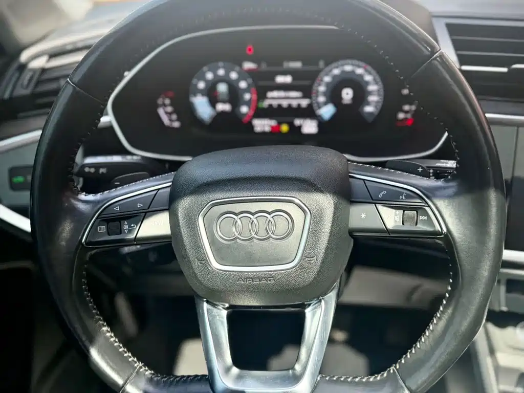 Audi Q3 2021 — фото 23