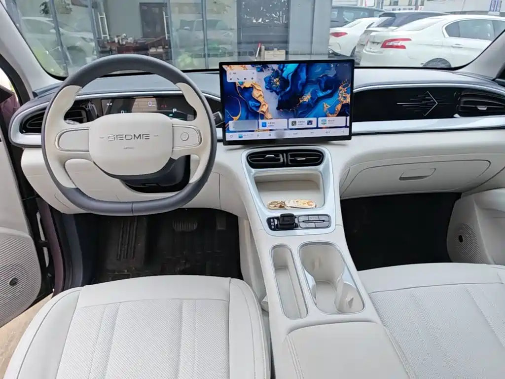 Geely Galaxy Starwish 2025 — фото 10