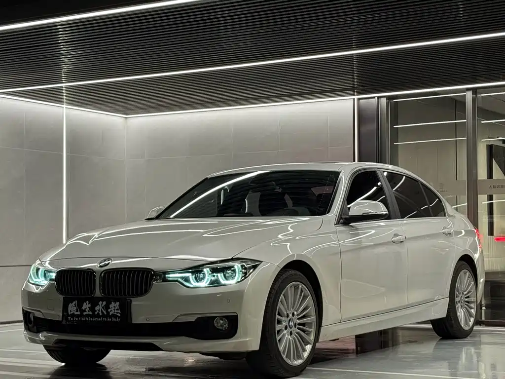 BMW 3 Series 2018 — фото 1