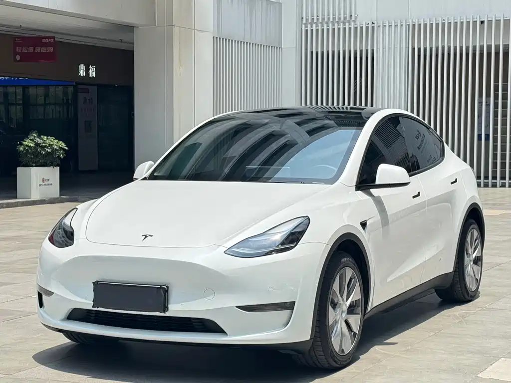 Tesla Model Y 2022 — фото 1