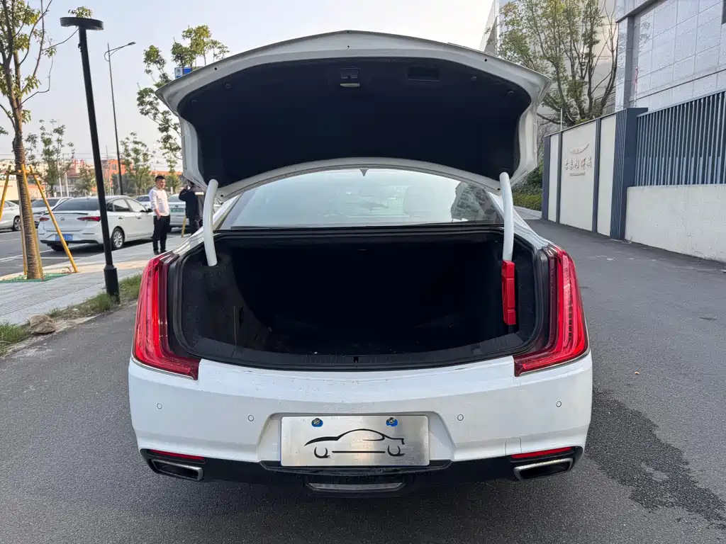Cadillac XTS 2019 — фото 14