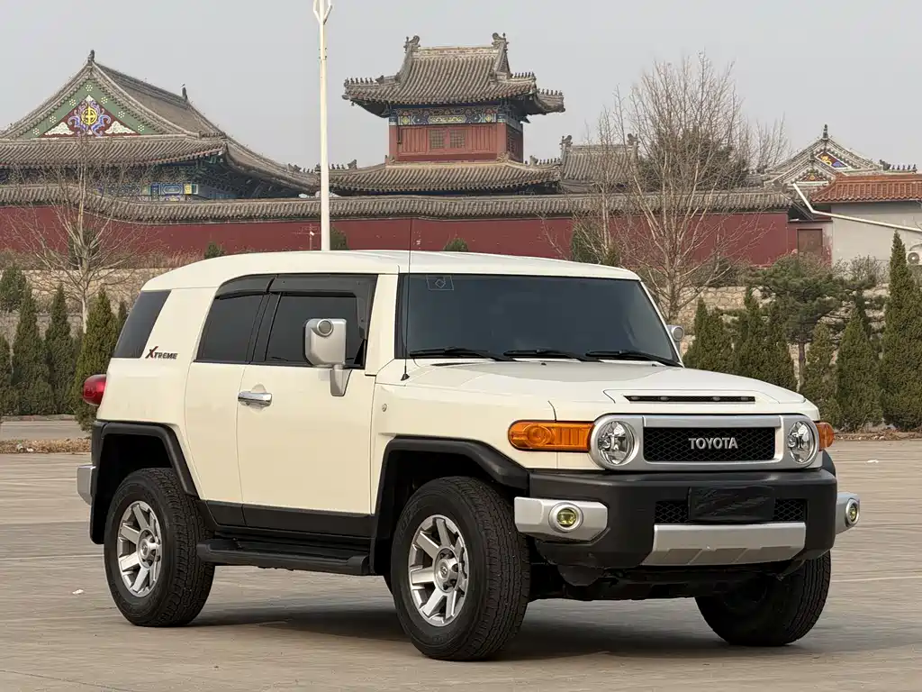 Toyota FJ Cruiser 2020 — фото 3