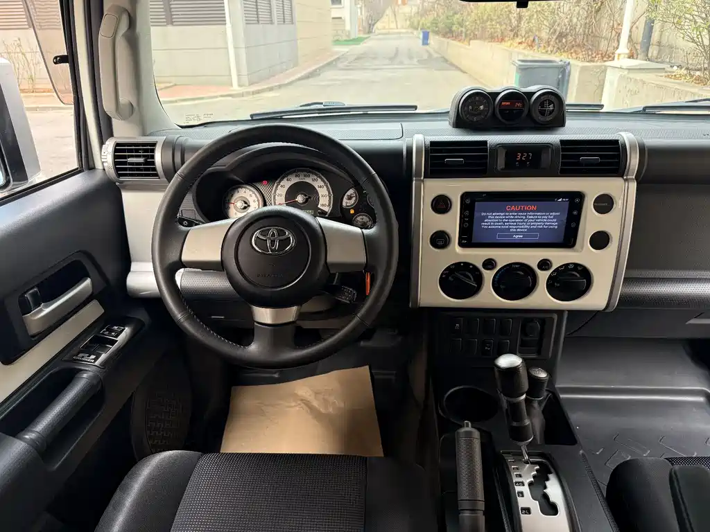 Toyota FJ Cruiser 2020 — фото 14