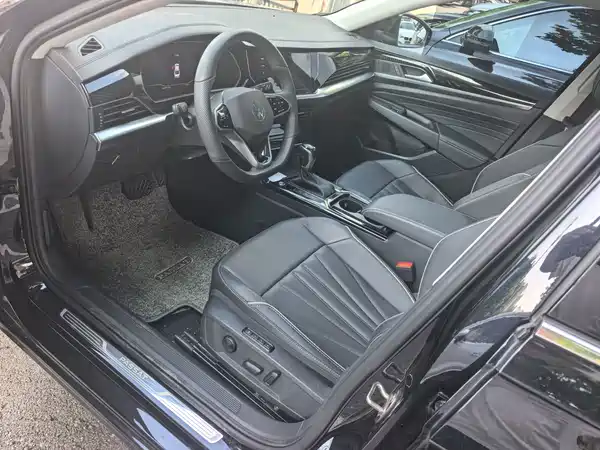 Volkswagen Passat 2024