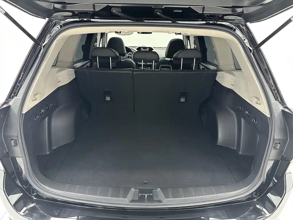 Subaru Forester 2022 — фото 17