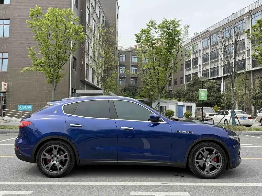 Maserati Levante 2017 — фото 7