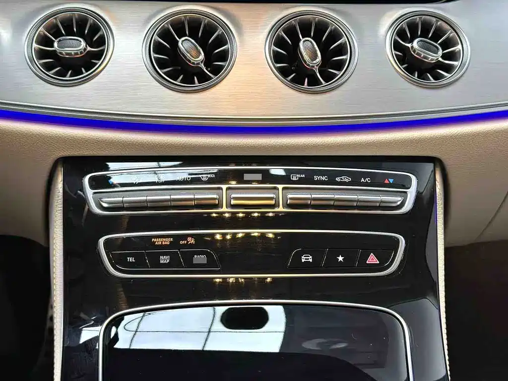 Mercedes-Benz E-Class 2023 — фото 9