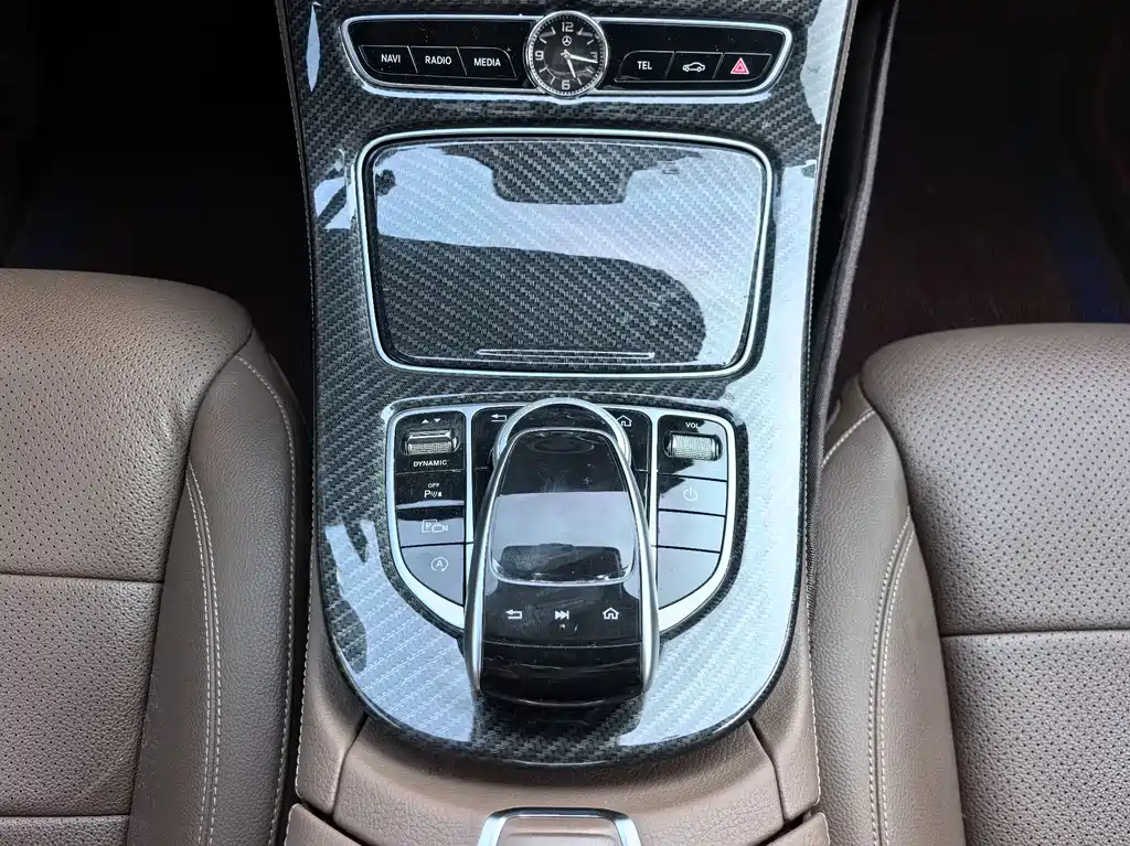 Mercedes-Benz E-Class 2016 — фото 16