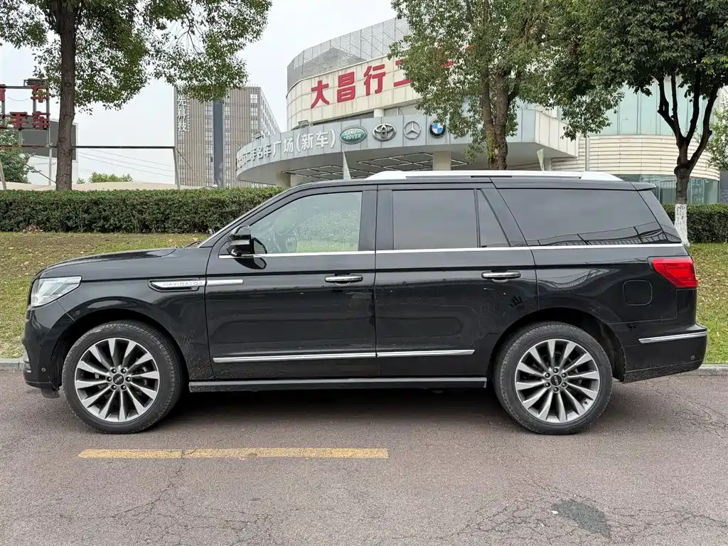 Lincoln Navigator 2019 — фото 3