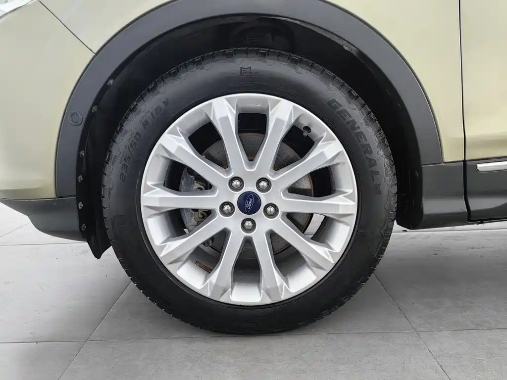 Ford Kuga 2014 — фото 17
