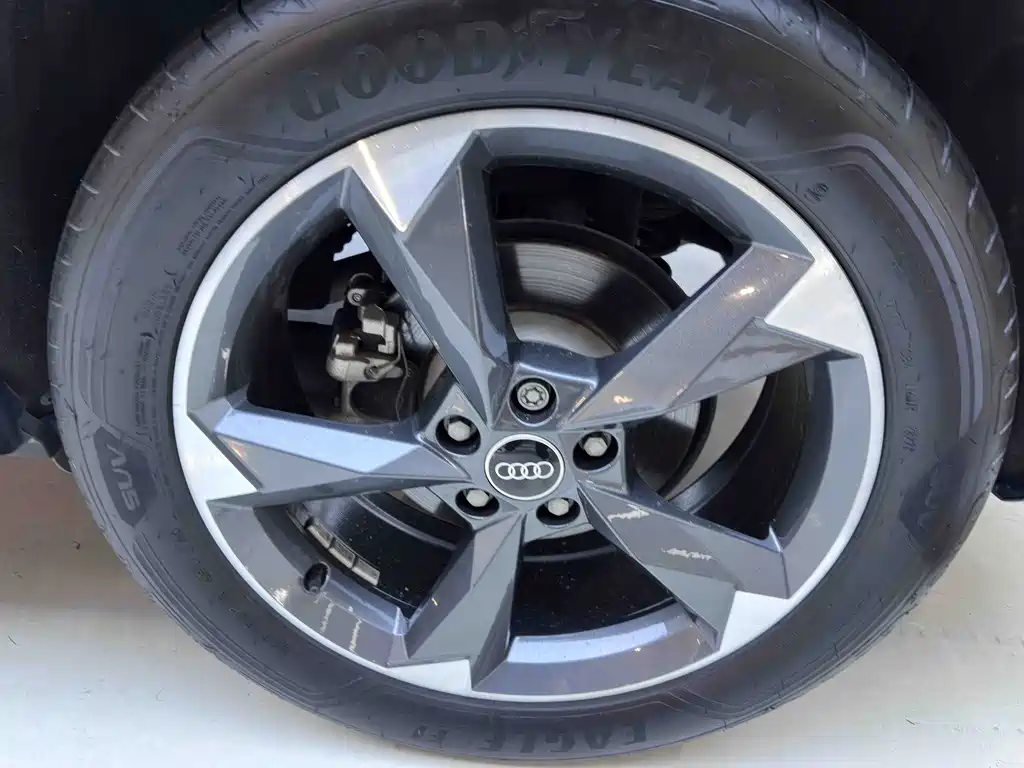 Audi Q3 2022 — фото 23